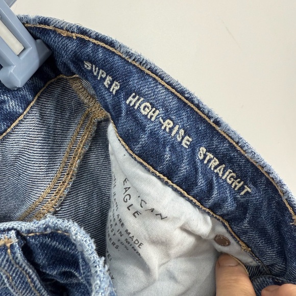 American Eagle Outfitters super high-rise, relaxed Blue Jeans 10R - Picture 6 of 12